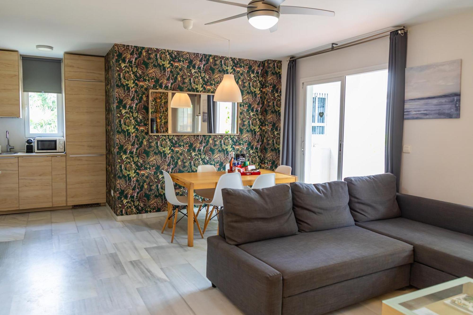 Ab Properties: Design Penthouse with Pool View in Marbella's Golden Mile Exterior photo